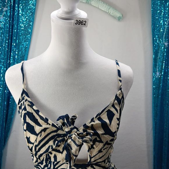 NWOT Patrons Of Peace Size M Summer Cut-Out Tank Top Keyhole Neckline Smocked - Picture 2 of 8